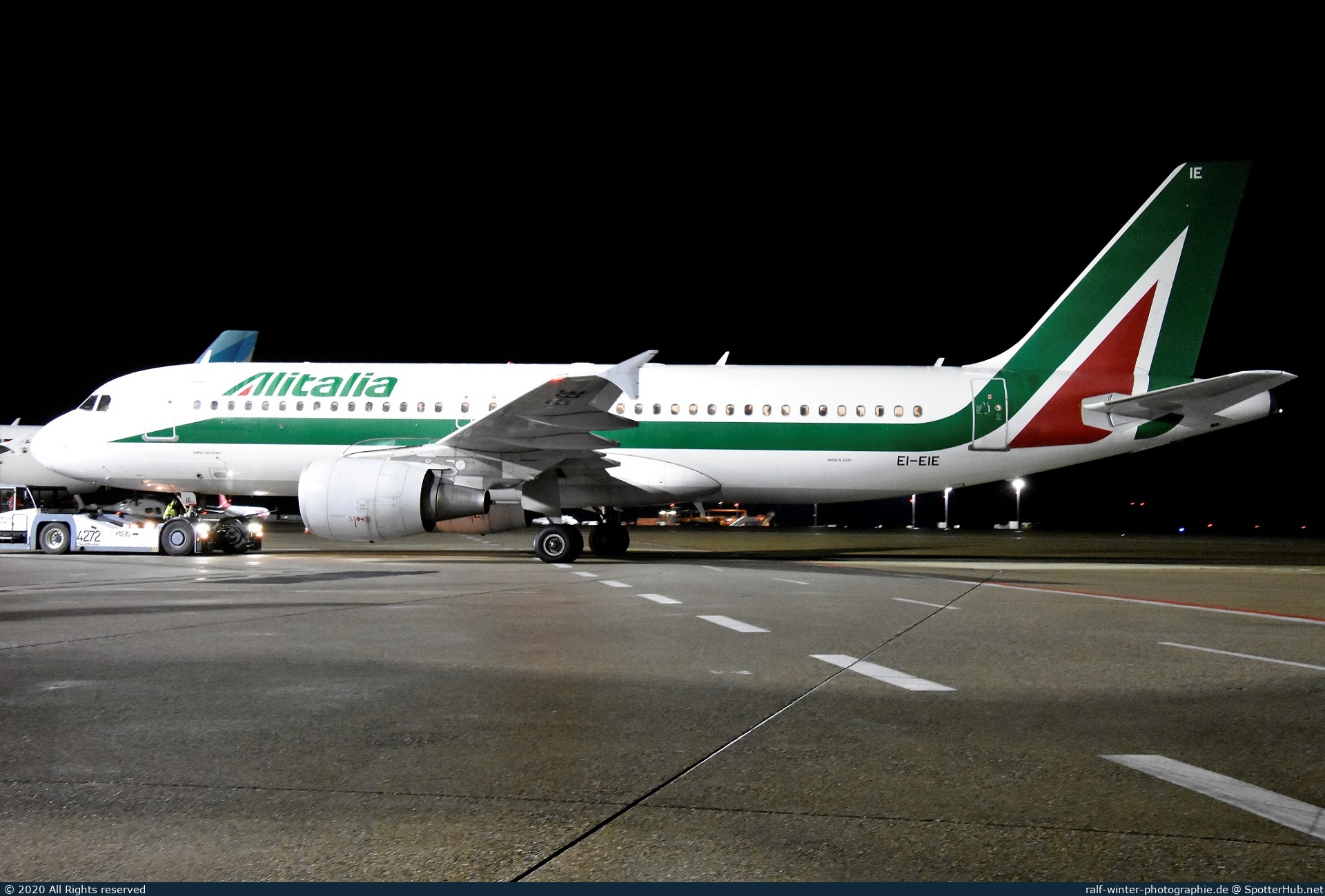 Photo of EI-EIE - Airbus A320-216 operated by Alitalia
