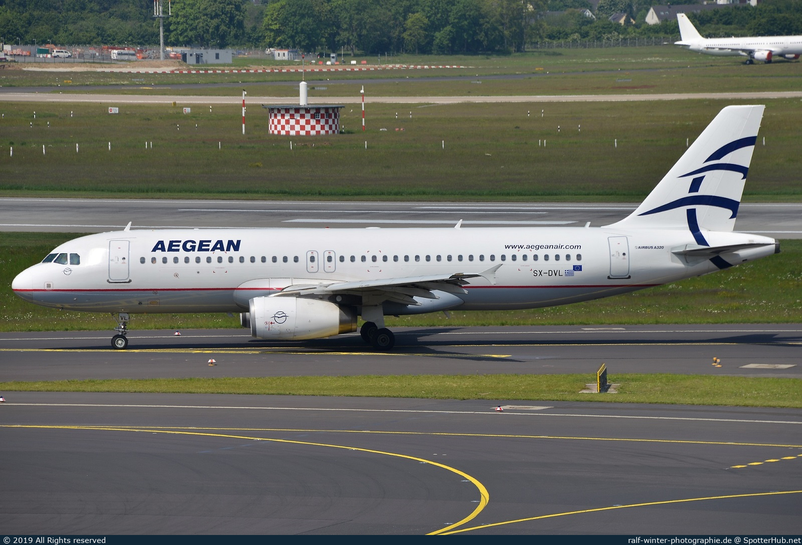Photo of SX-DVL - Airbus A320-232 operated by Aegean Airlines