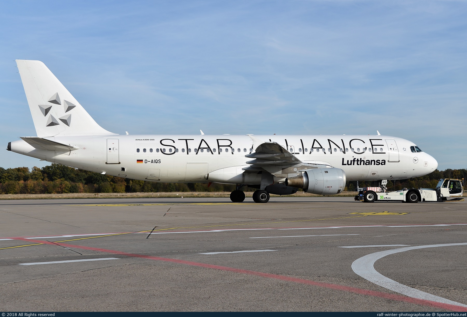 Photo of D-AIQS - Airbus A320-211 operated by Lufthansa