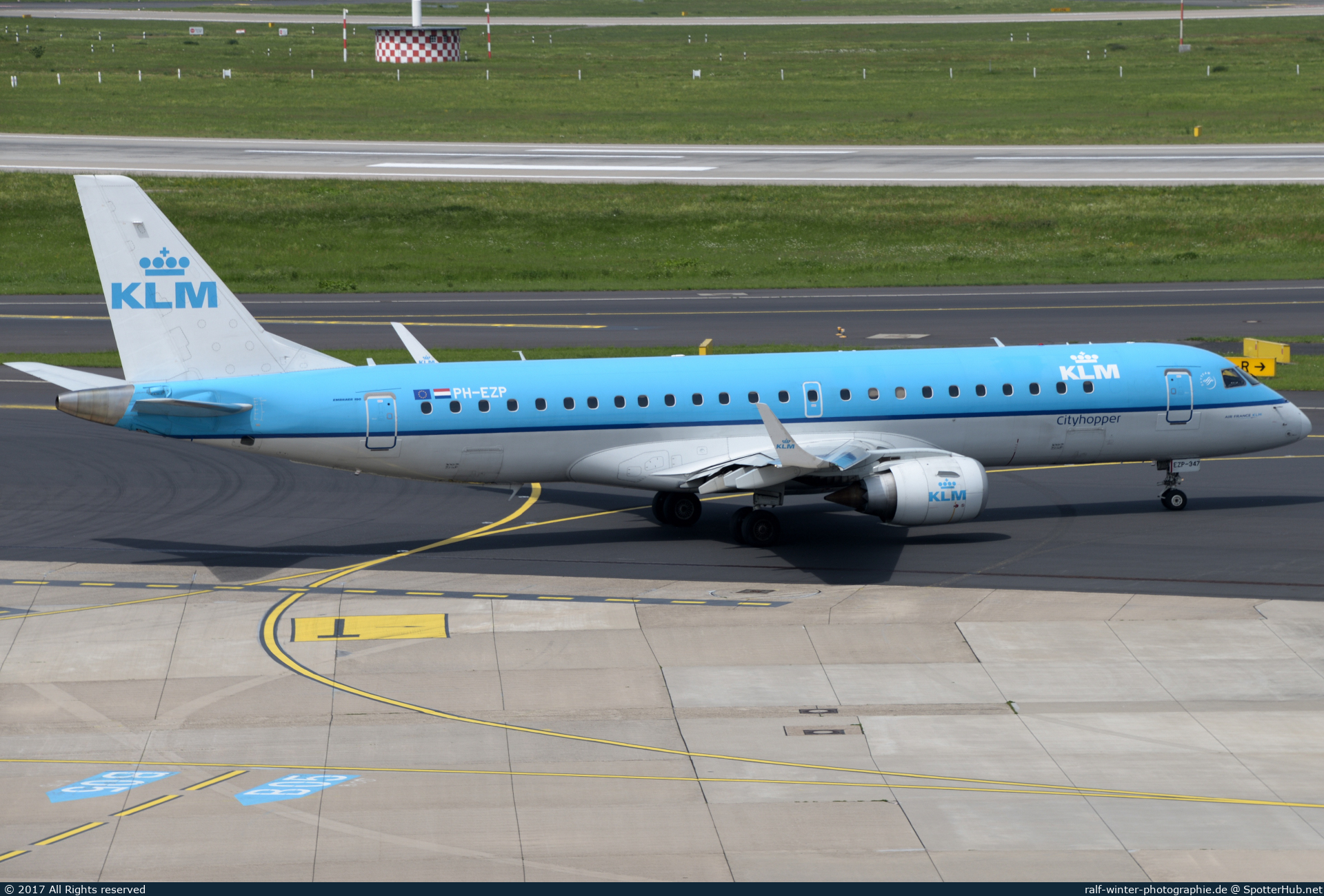 Photo of PH-EZP - Embraer ERJ-190STD operated by KLM Cityhopper