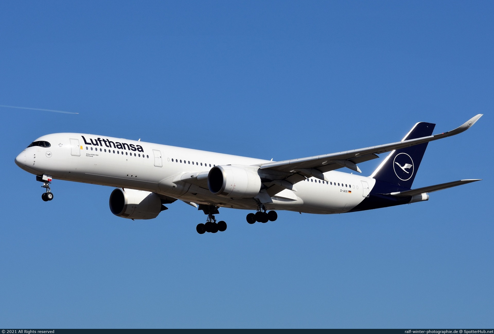 Photo of D-AIXI - Airbus A350-941 operated by Lufthansa