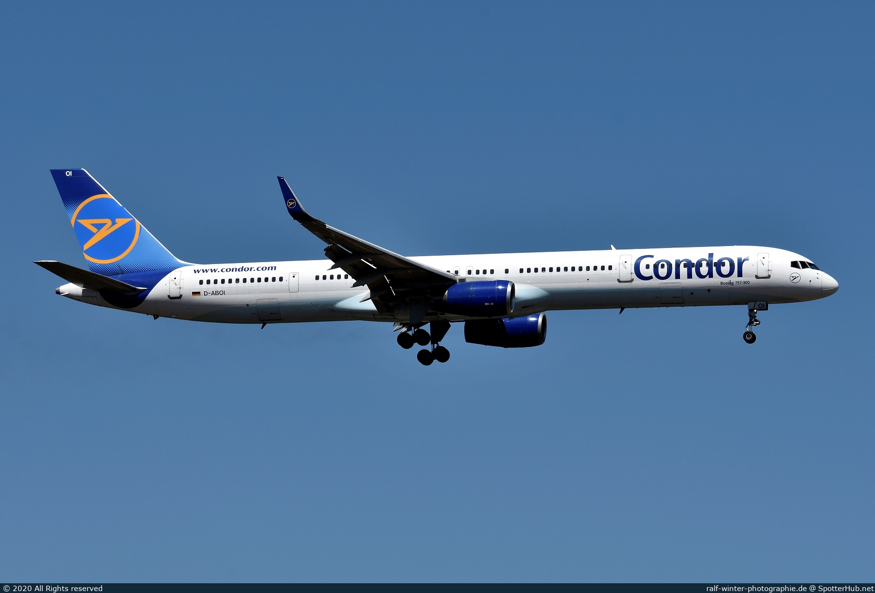 Photo of D-ABOI - Boeing 757-330 operated by Condor