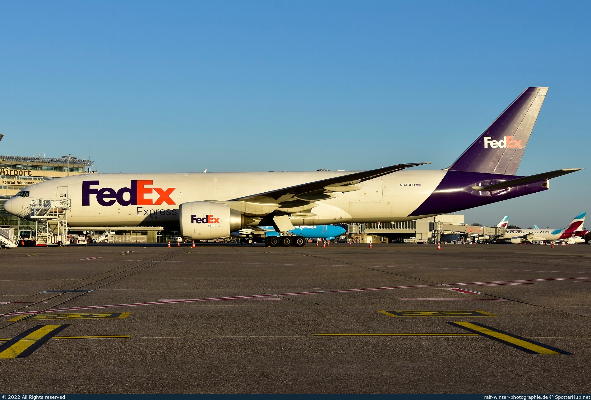 Photo of N843FD - Boeing 777-FHT operated by FedEx