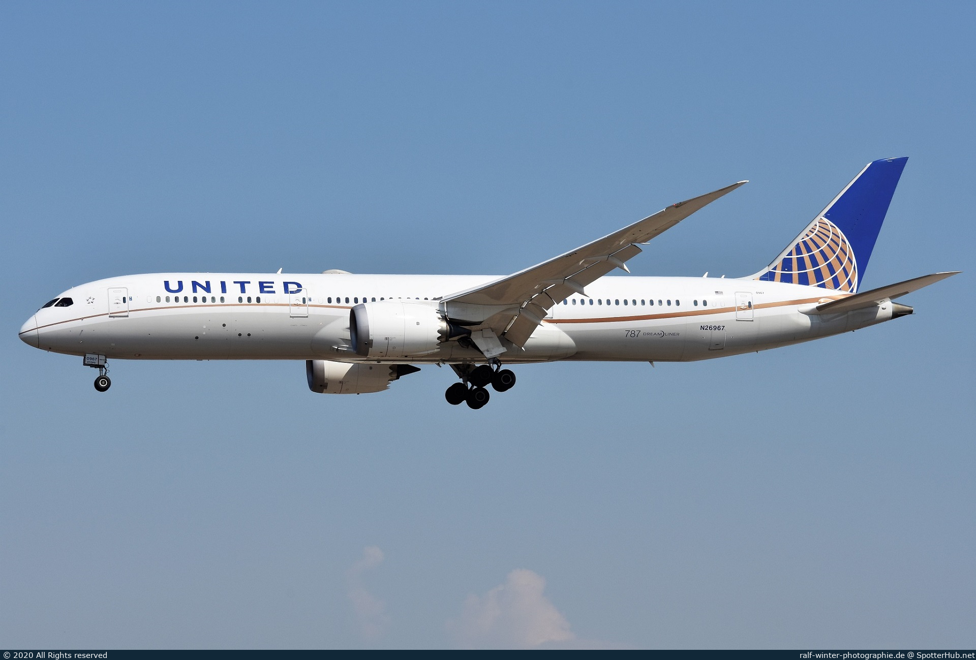 Photo of N26967 - Boeing 787-9 Dreamliner operated by United Airlines