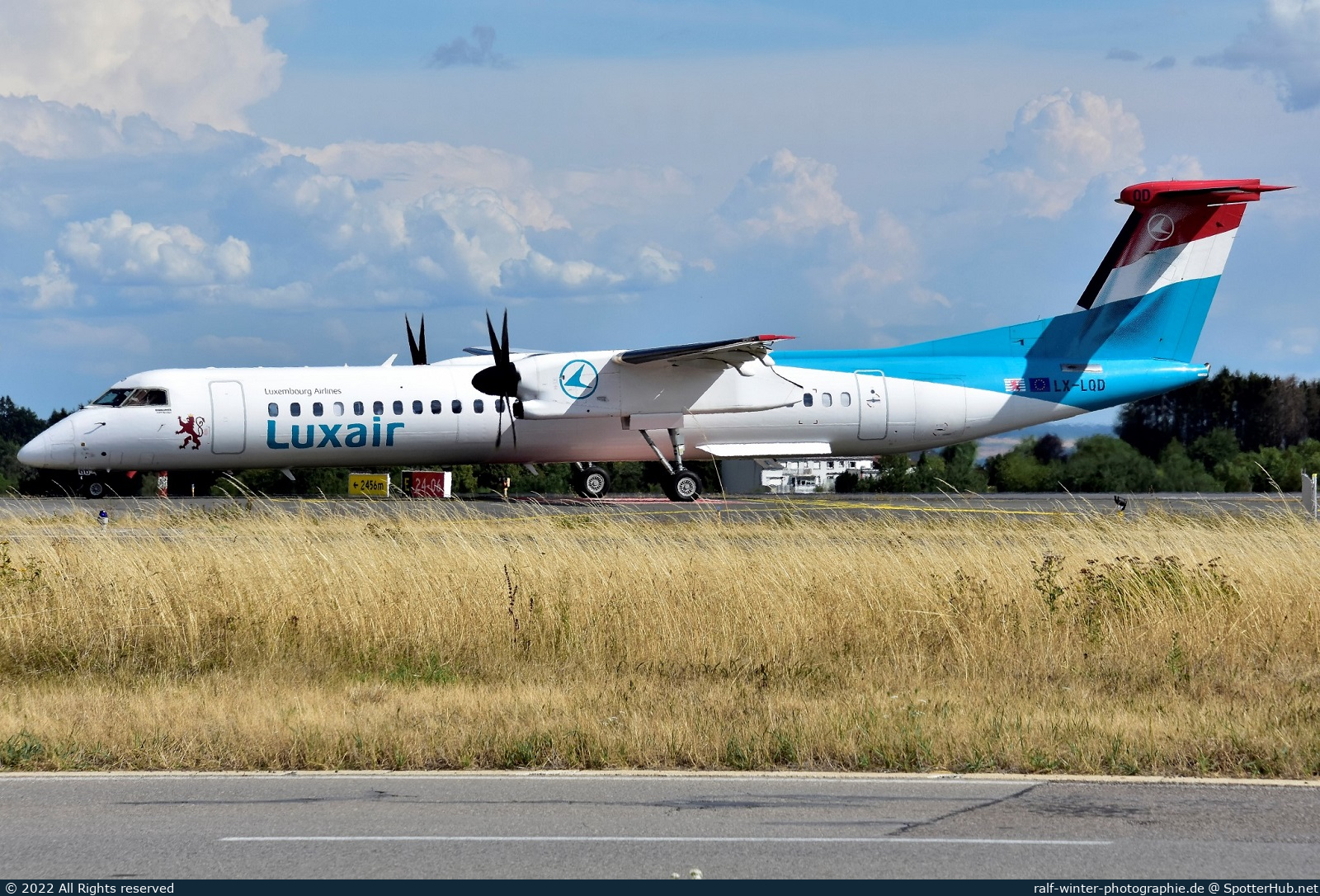 Photo of LX-LQD - Bombardier DHC-8-402 Dash 8 Q400 operated by Luxair