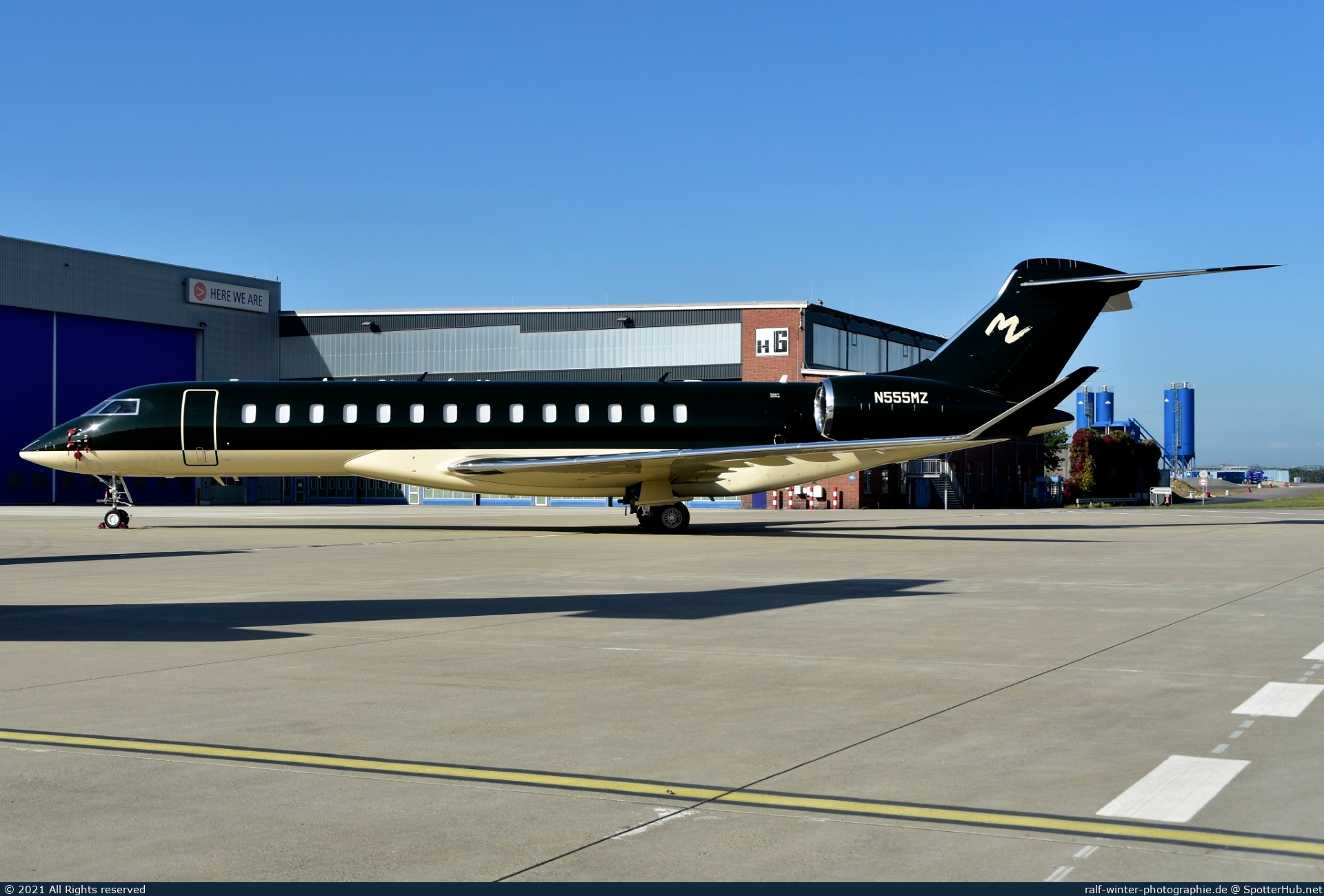Photo of N555MZ - Bombardier Global 7500 operated by Phenix Jet
