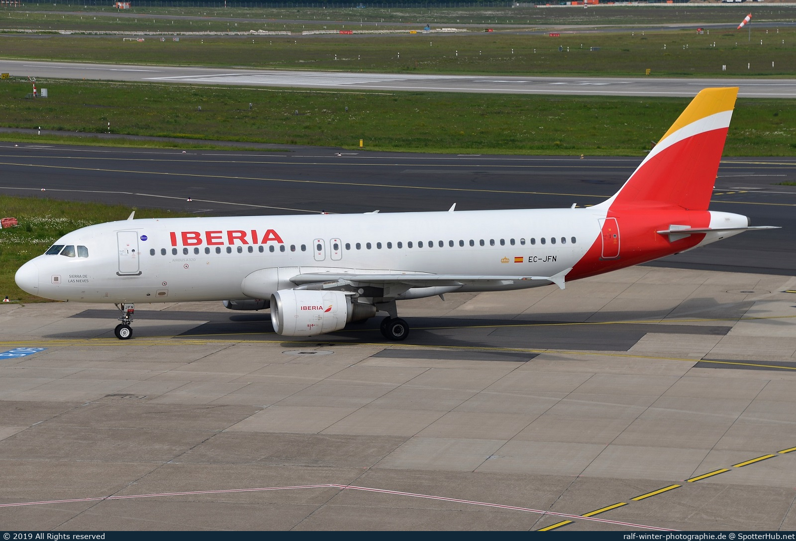 Photo of EC-JFN - Airbus A320-214 operated by Iberia