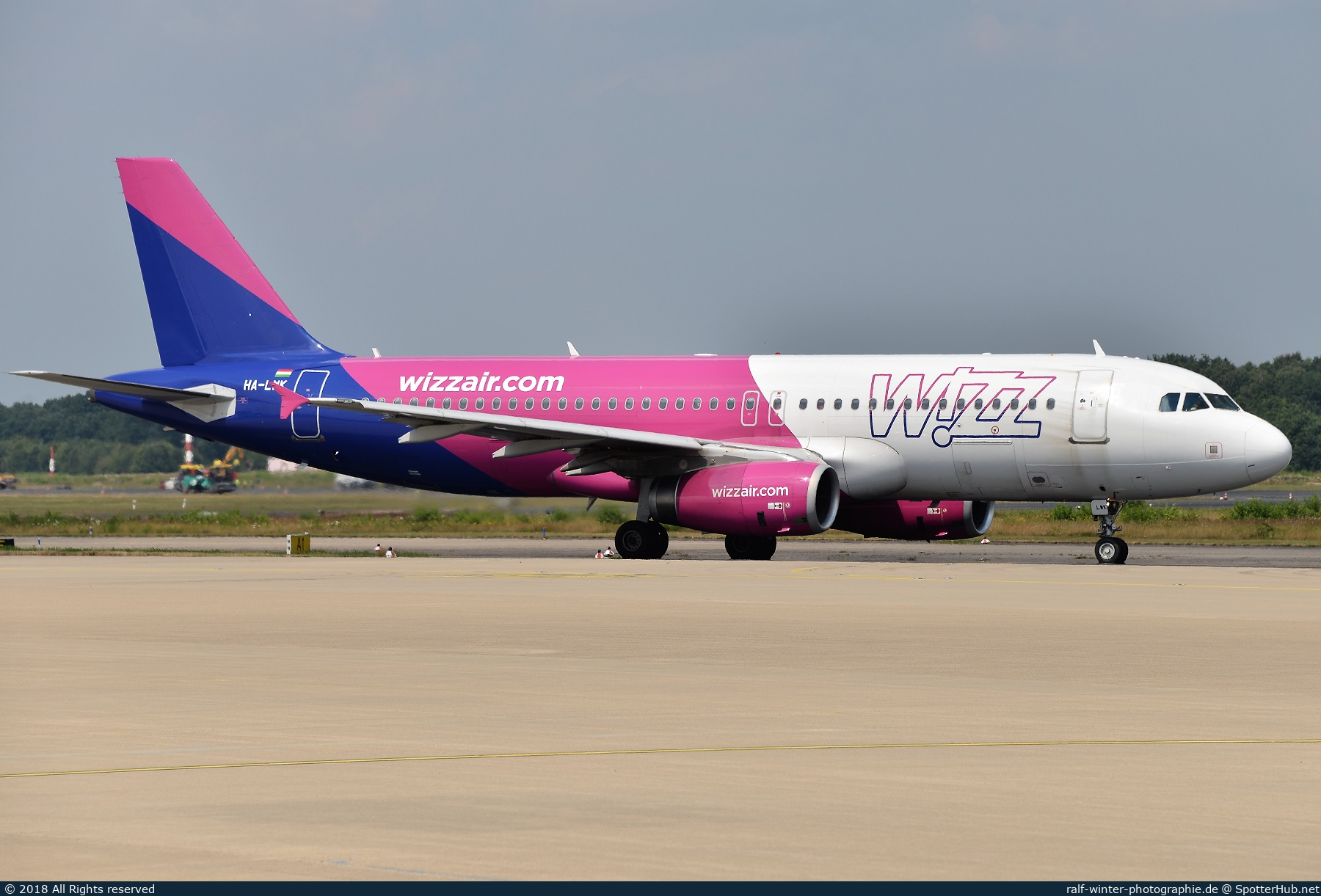 Photo of HA-LWK - Airbus A320-232 operated by Wizz Air