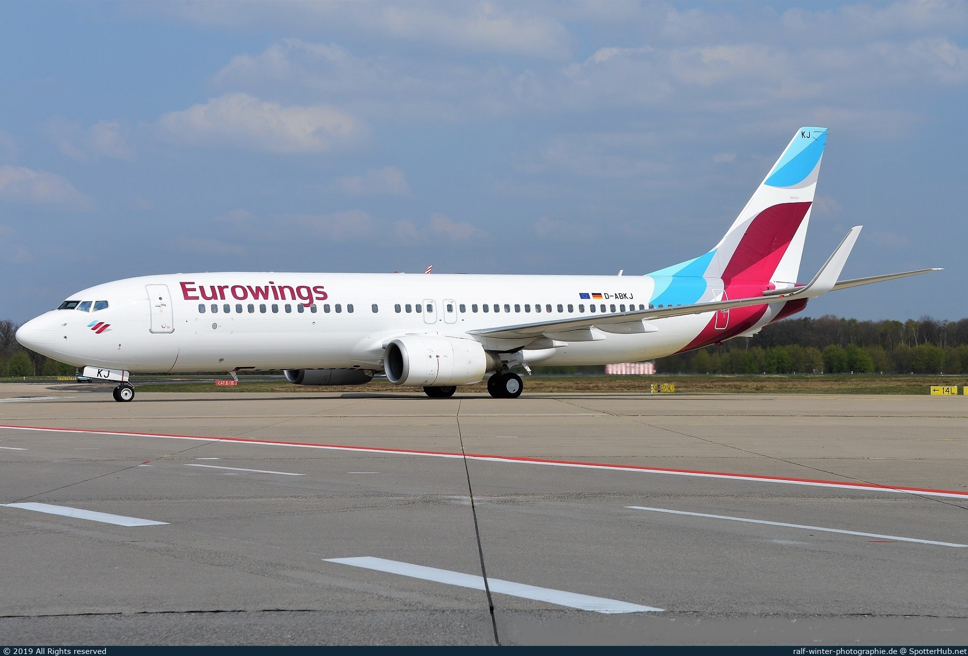 Photo of D-ABKJ - Boeing 737-86J operated by Eurowings (opb TUIfly)