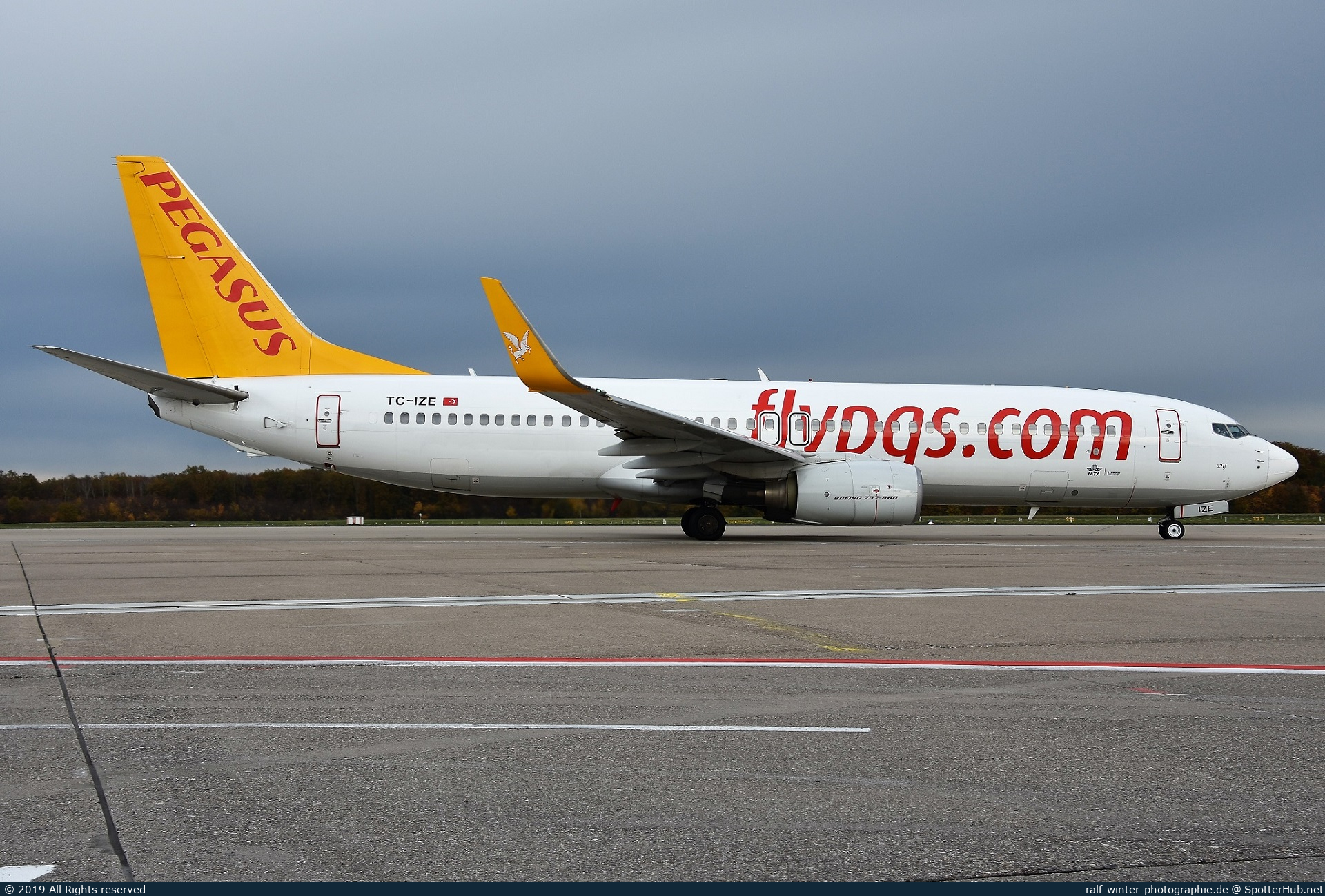 Photo of TC-IZE - Boeing 737-86J operated by Pegasus Airlines