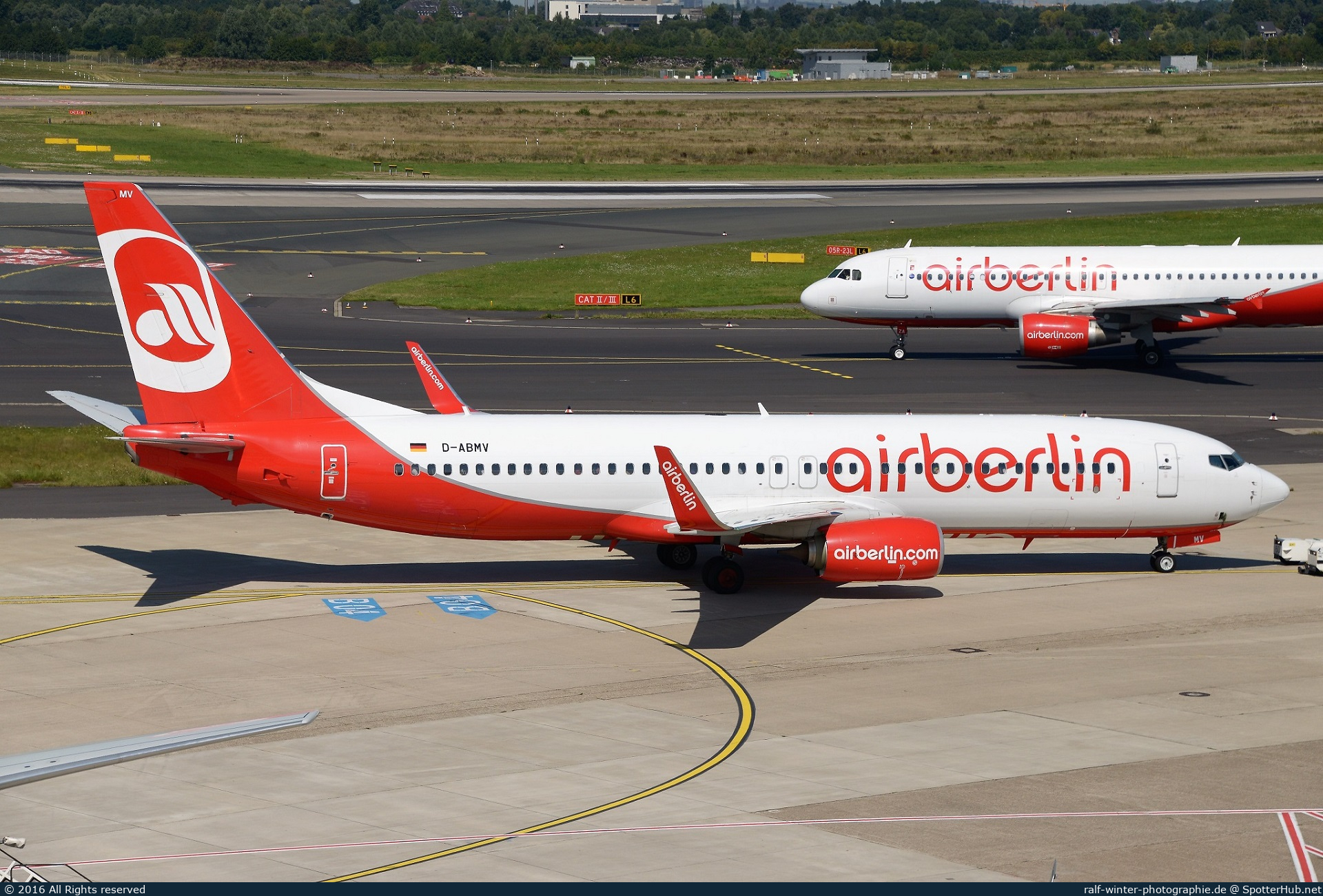 Photo of D-ABMV - Boeing 737-86J operated by Air Berlin