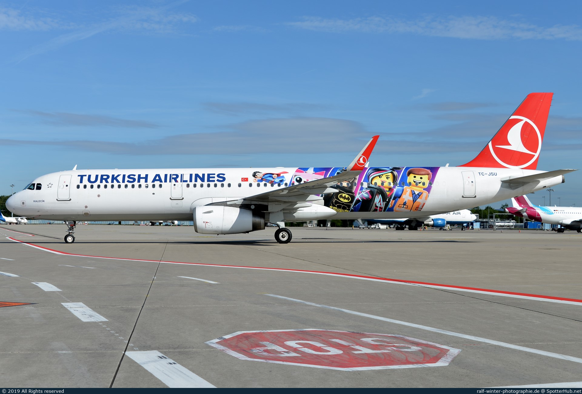 Photo of TC-JSU - Airbus A321-231 operated by Turkish Airlines