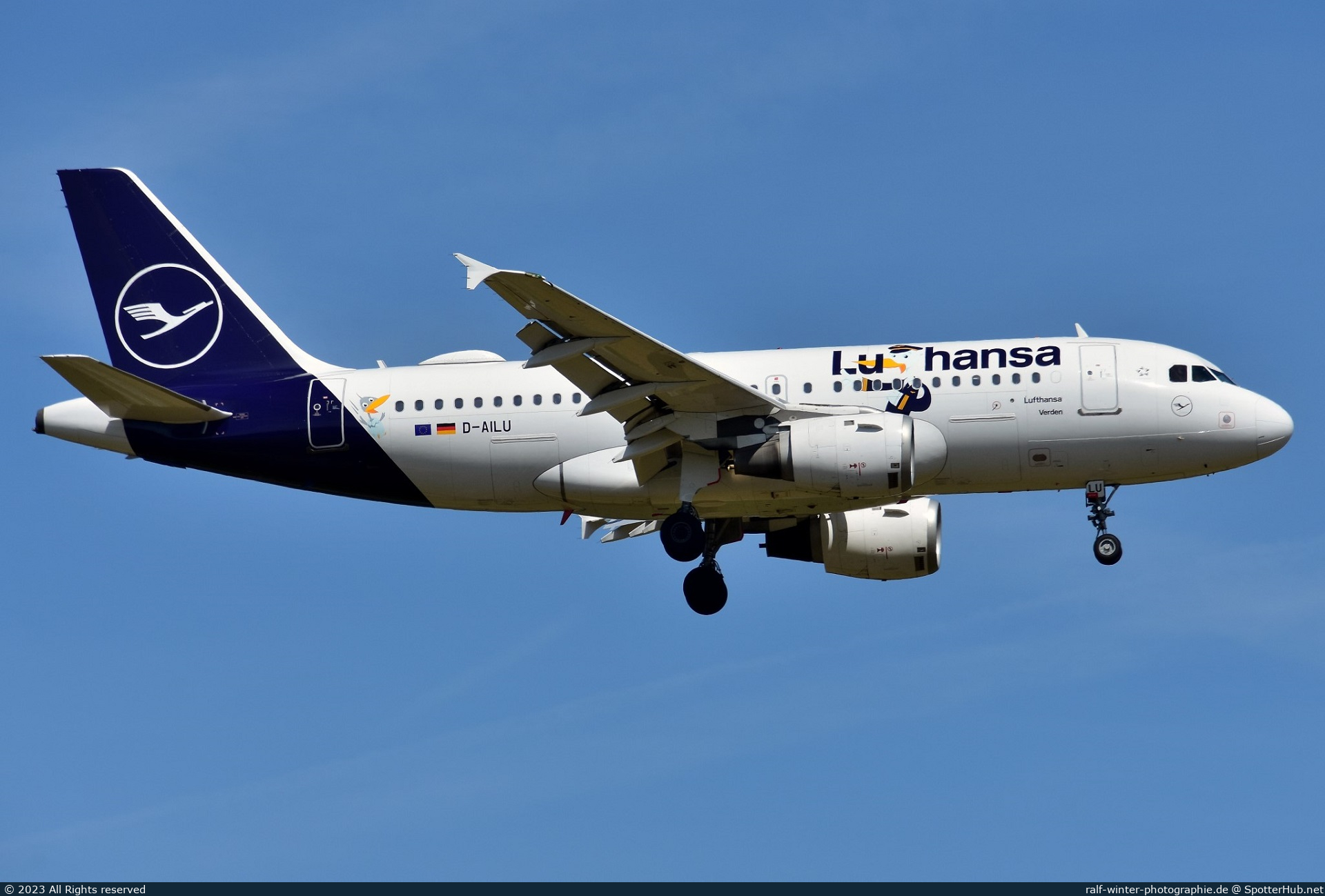 Photo of D-AILU - Airbus A319-114 operated by Lufthansa