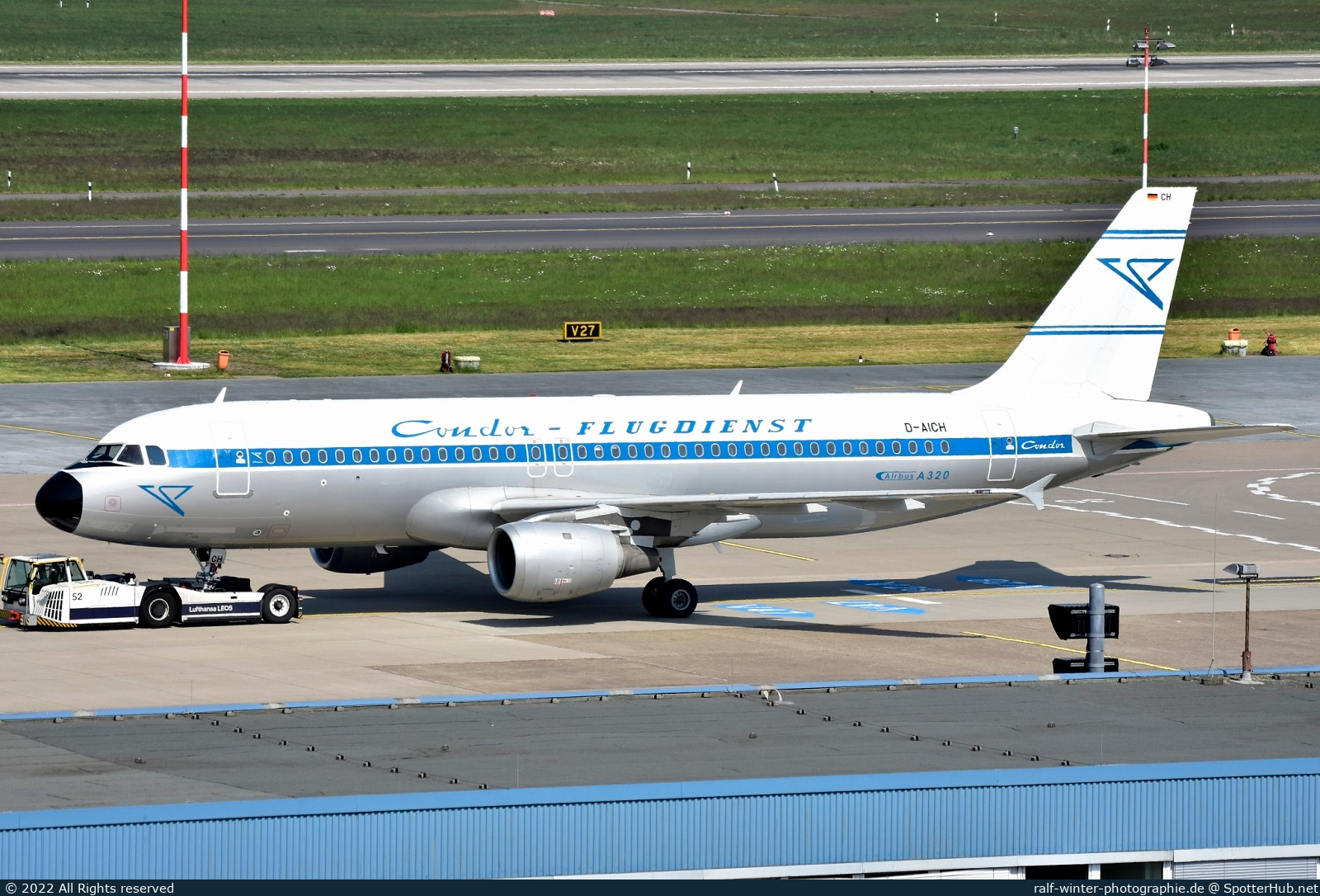 Photo of D-AICH - Airbus A320-212 operated by Condor