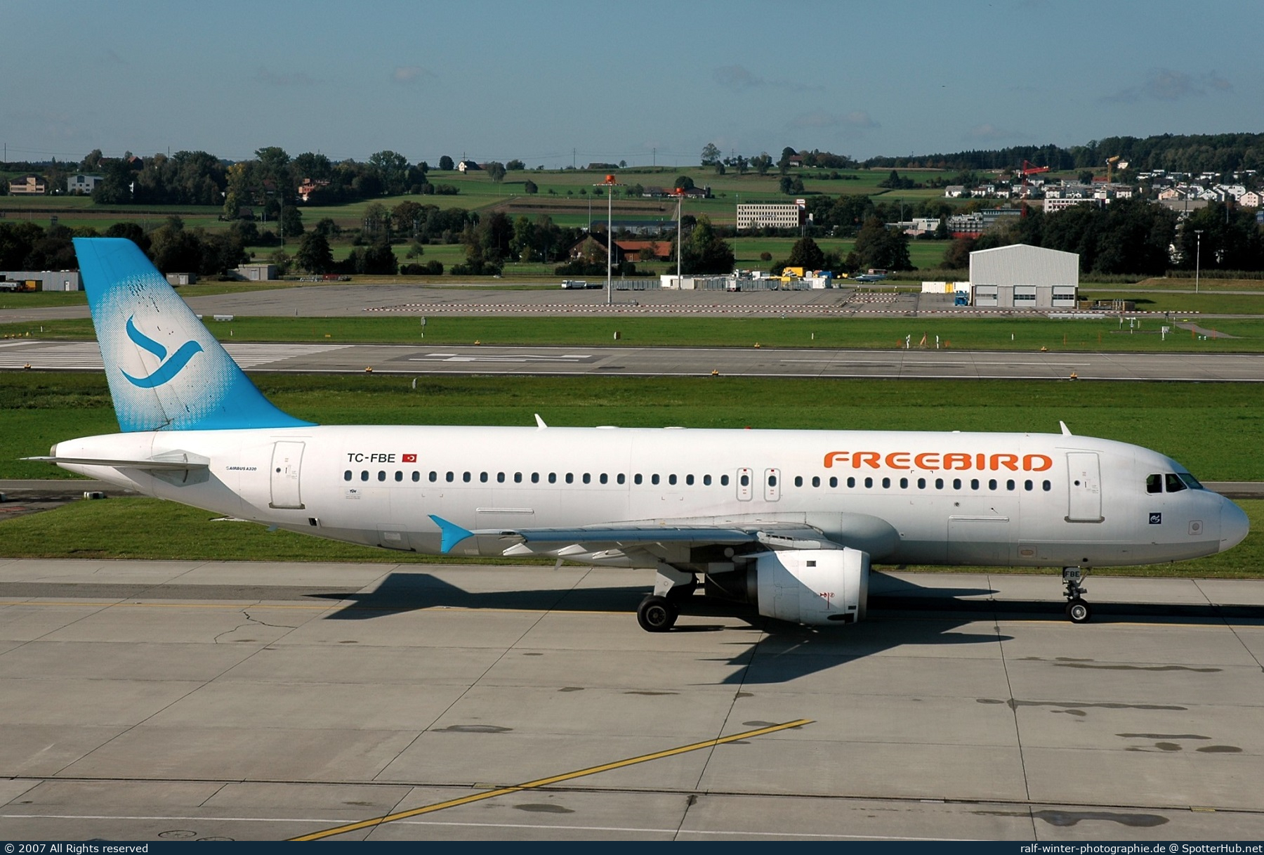 Photo of TC-FBE - Airbus A320-212 operated by Freebird Airlines