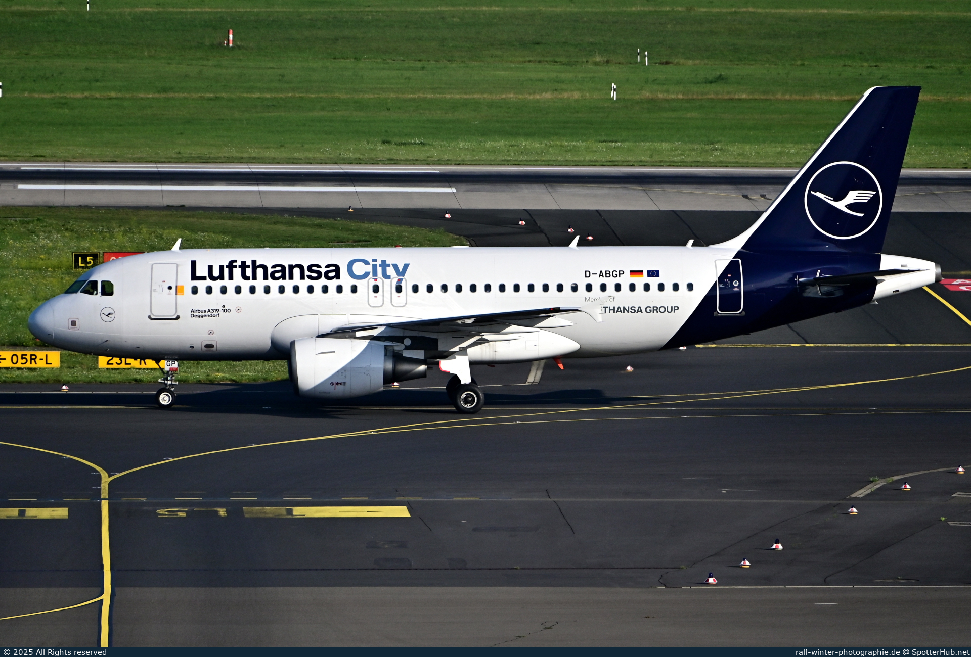Photo of D-ABGP - Airbus A319-112 operated by Lufthansa City Airlines