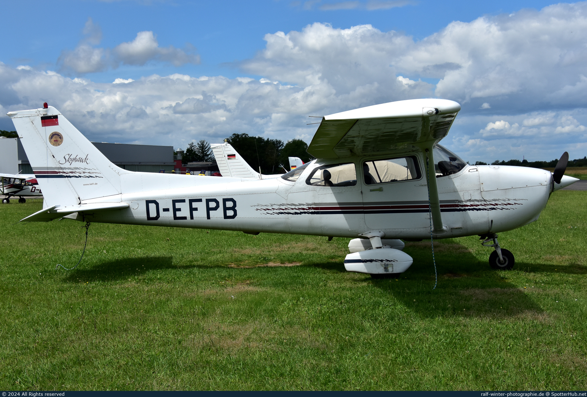 Photo of D-EFPB - Cessna 172R Skyhawk operated by Kölner Klub für Luftsport