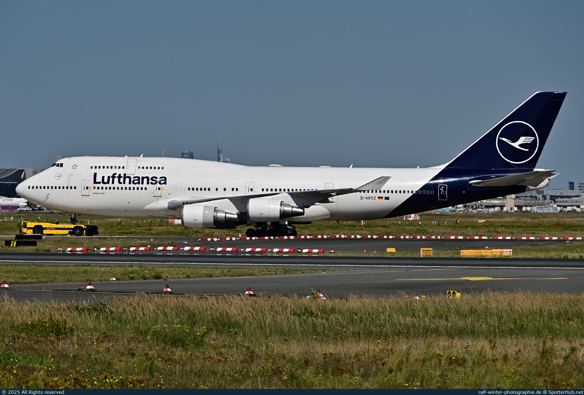 Photo of D-ABVZ - Boeing 747-430 operated by Lufthansa