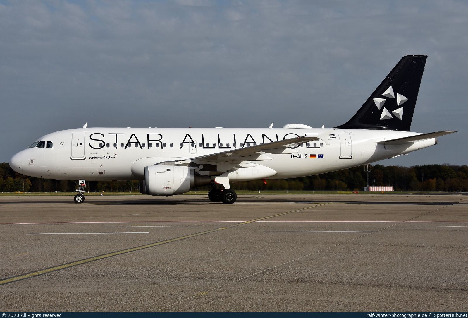 Photo of D-AILS - Airbus A319-114 operated by Lufthansa CityLine