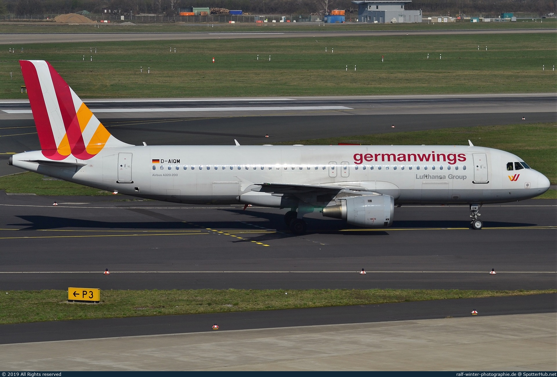 Photo of D-AIQM - Airbus A320-211 operated by Germanwings