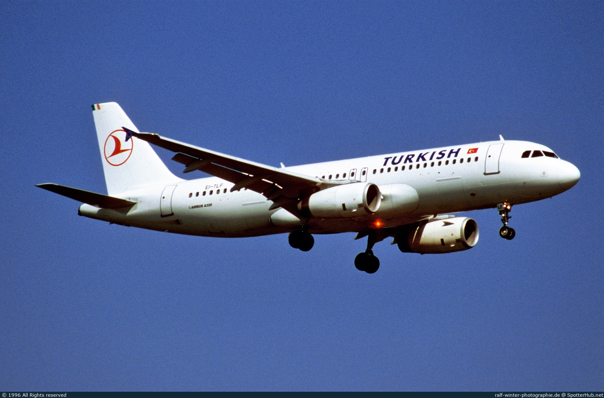 Photo of EI-TLF - Airbus A320-231 operated by Turkish Airlines (opb Translift Airways)