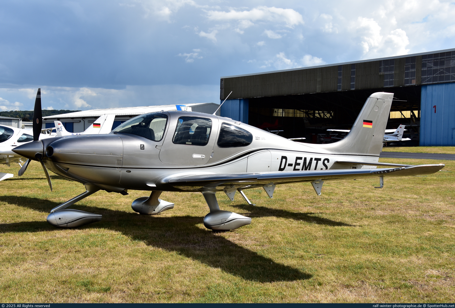 Photo of D-EMTS - Cirrus SR22T G6 GTS operated by Private