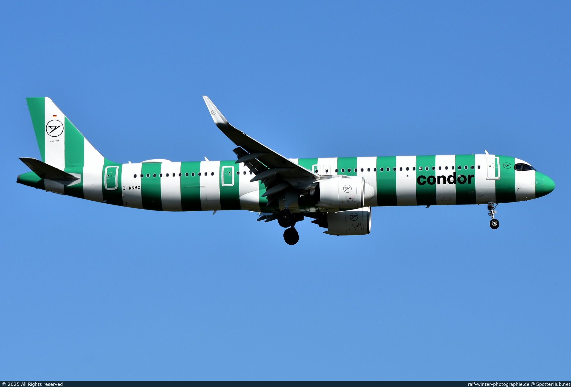 Photo of D-ANMX - Airbus A321-271NX operated by Condor