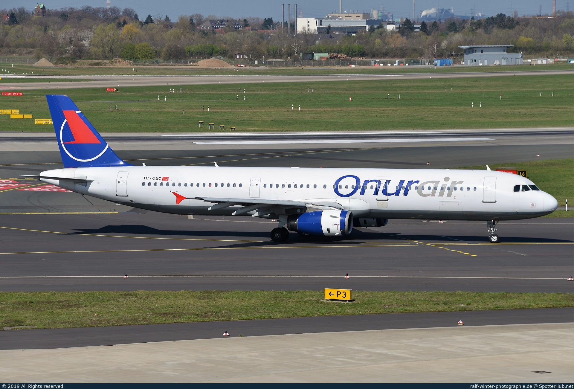 Photo of TC-OEC - Airbus A321-231 operated by Onur Air