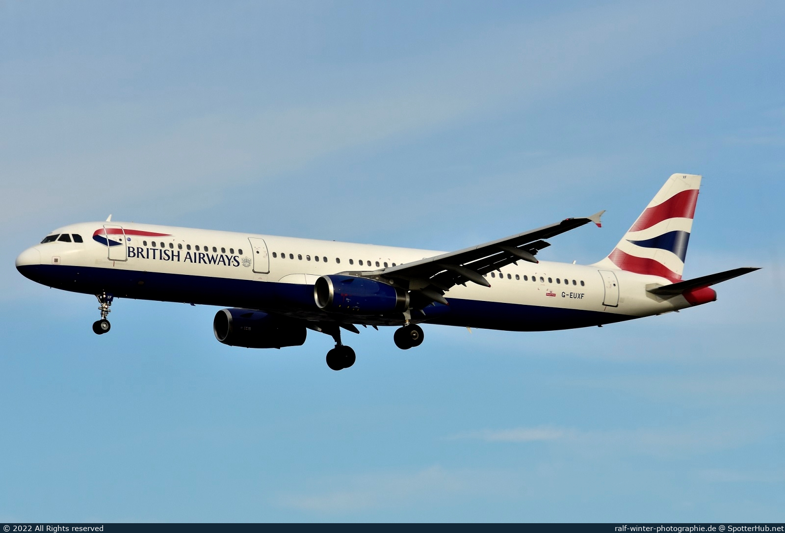 Photo of G-EUXF - Airbus A321-231 operated by British Airways
