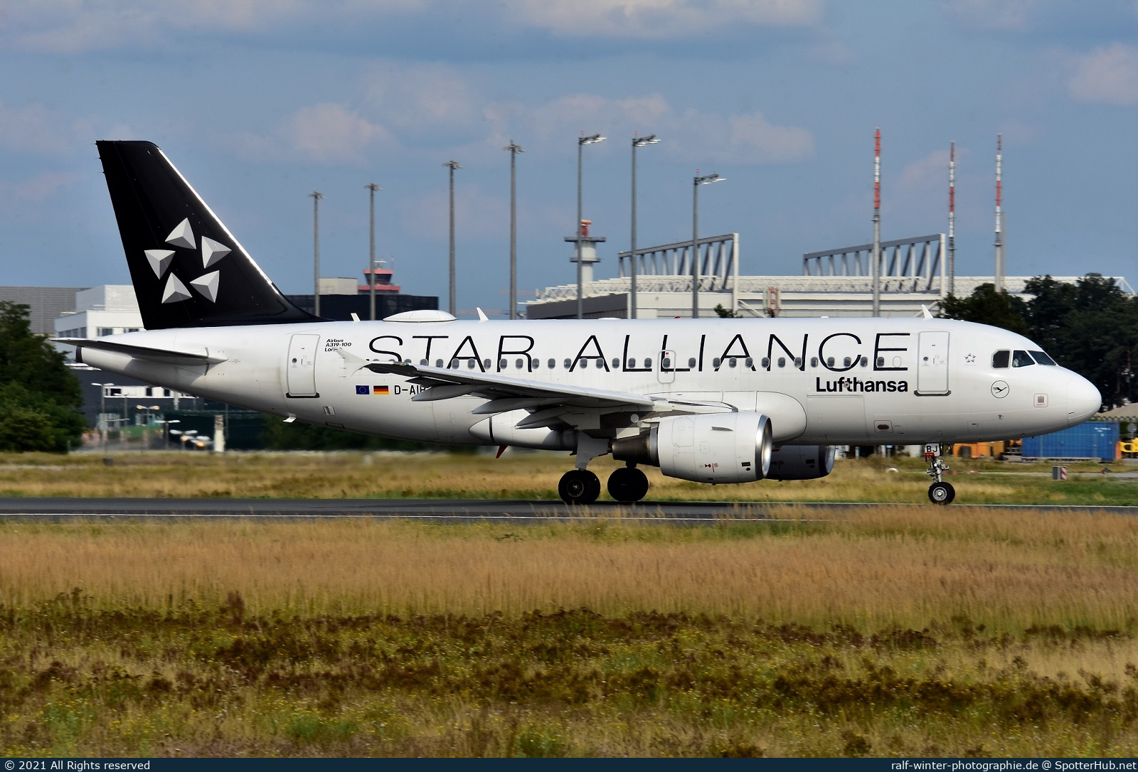 Photo of D-AIBJ - Airbus A319-112 operated by Lufthansa