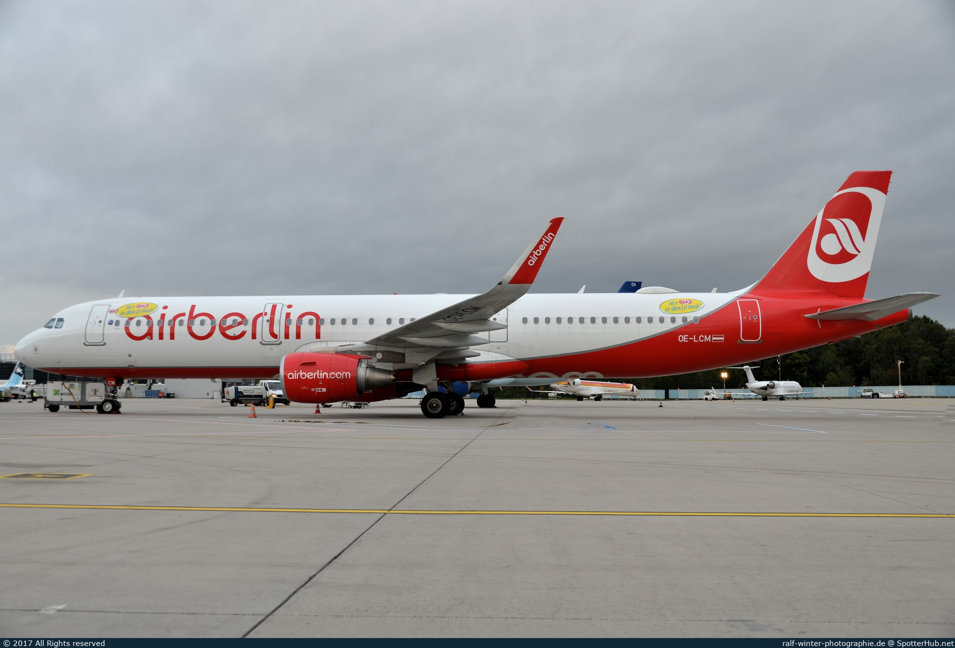 Photo of OE-LCM - Airbus A321-211 operated by Air Berlin (opb Niki)
