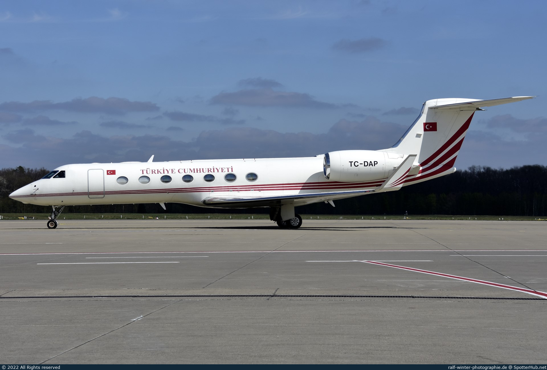 Photo of TC-DAP - Gulfstream GV-SP (G550) operated by Turkish Air Force