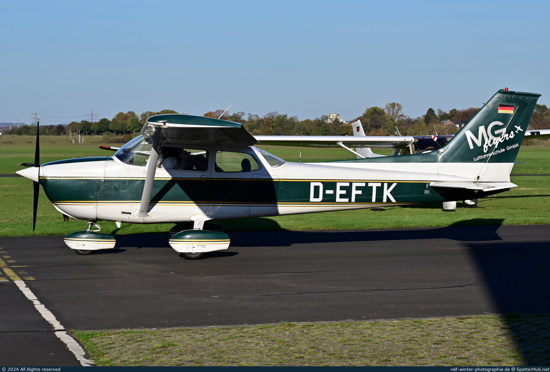 Photo of D-EFTK - Reims-Cessna F172M Skyhawk operated by MG flyers