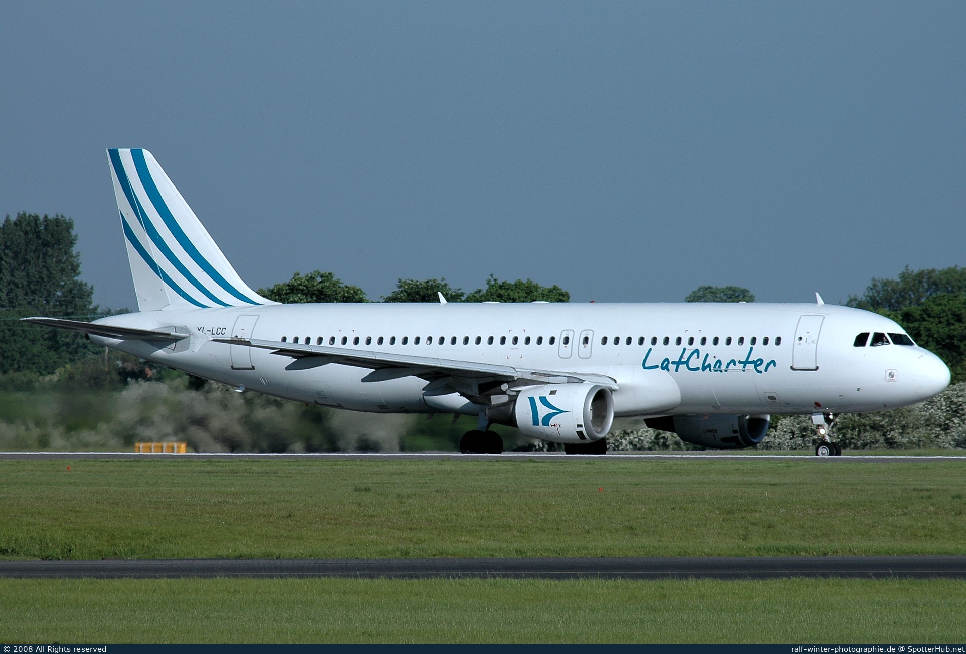 Photo of YL-LCC - Airbus A320-211 operated by LatCharter