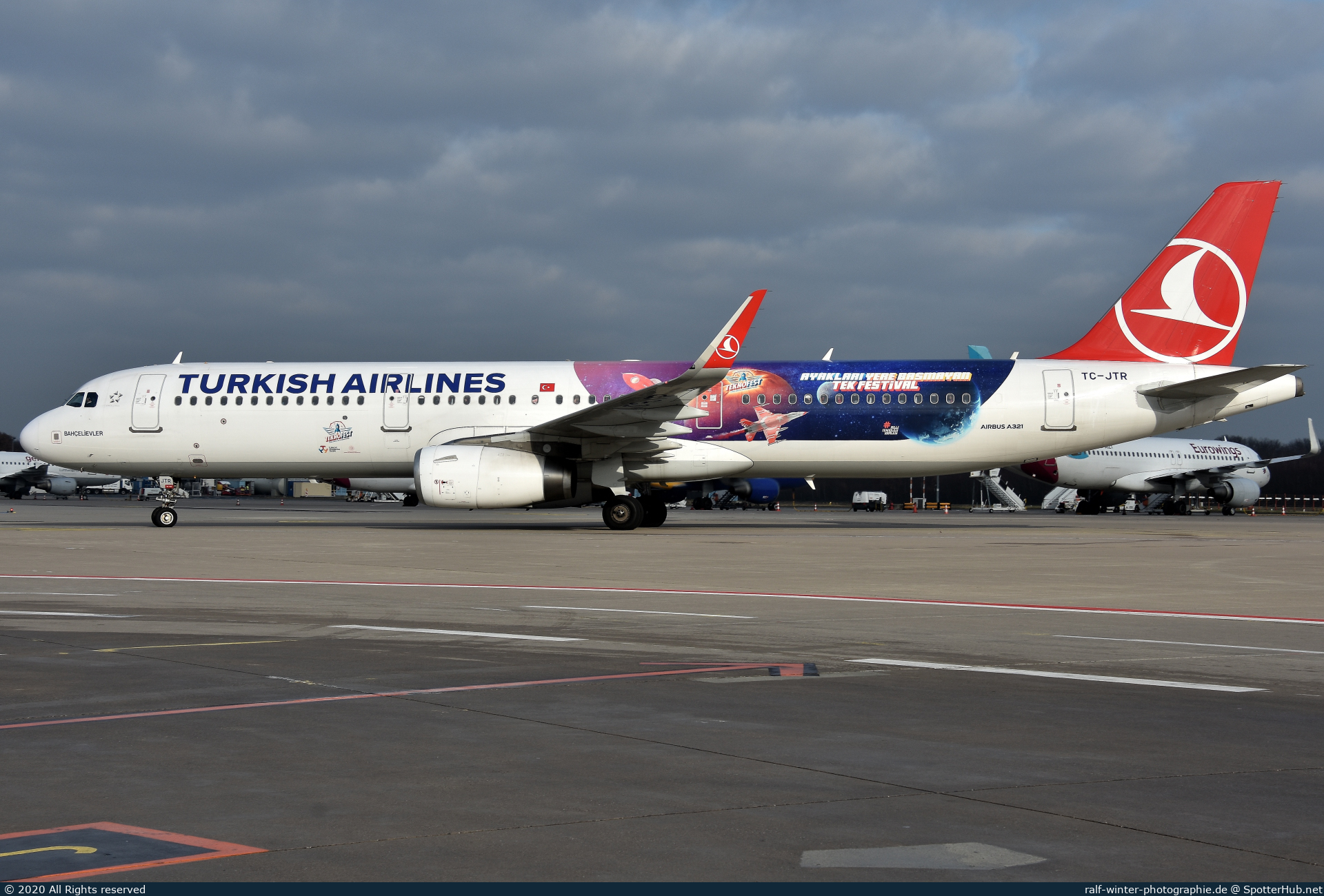 Photo of TC-JTR - Airbus A321-231 operated by Turkish Airlines