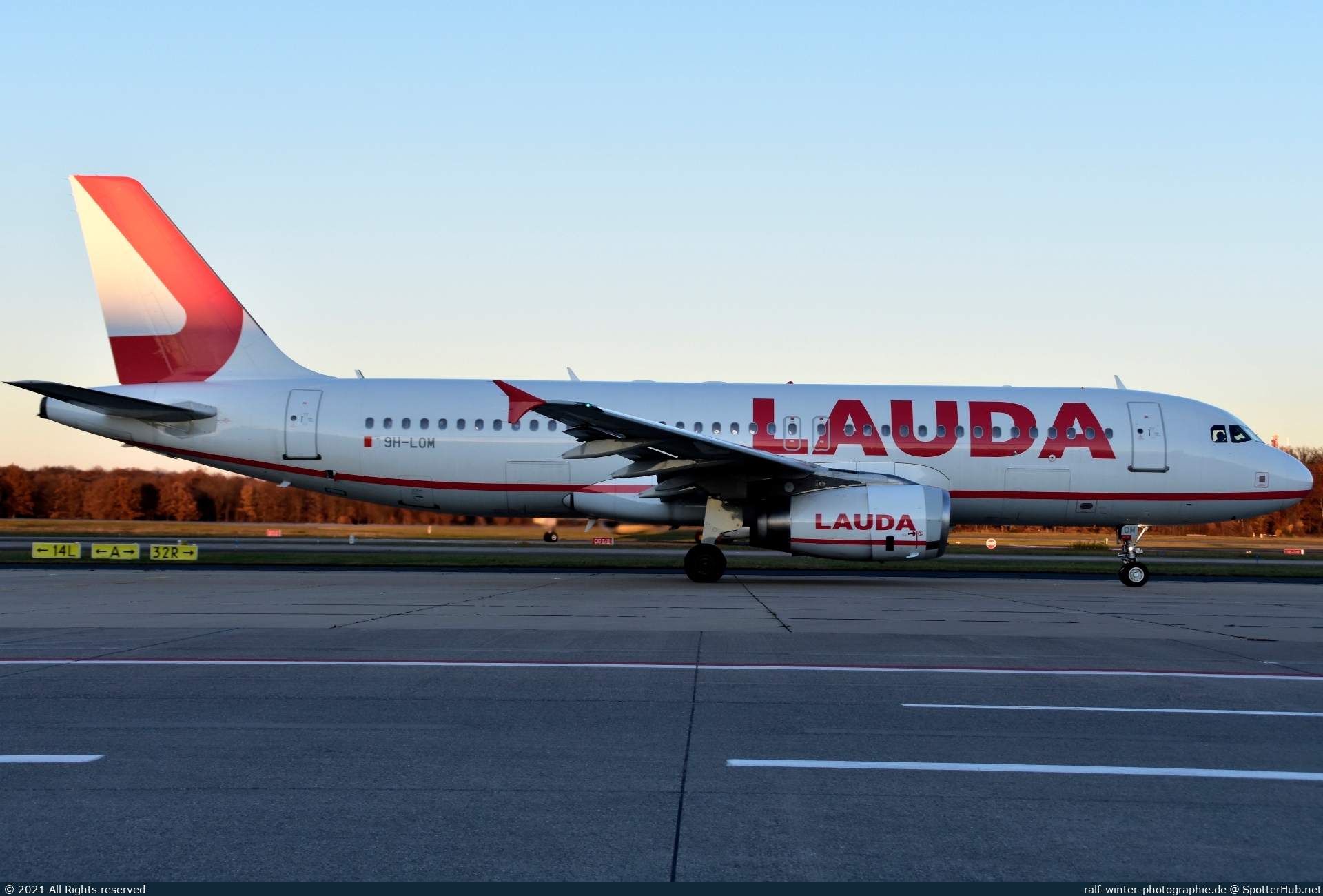 Photo of 9H-LOM - Airbus A320-232 operated by Lauda Europe
