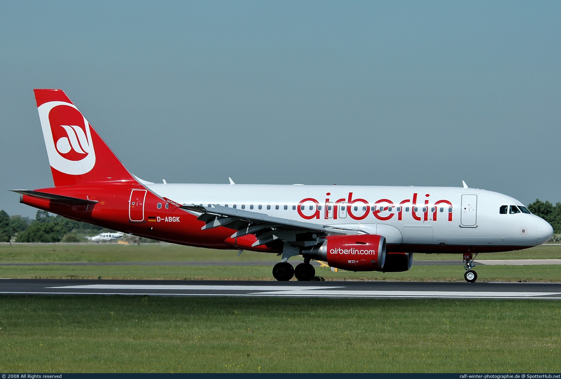 Photo of D-ABGK - Airbus A319-112 operated by Air Berlin