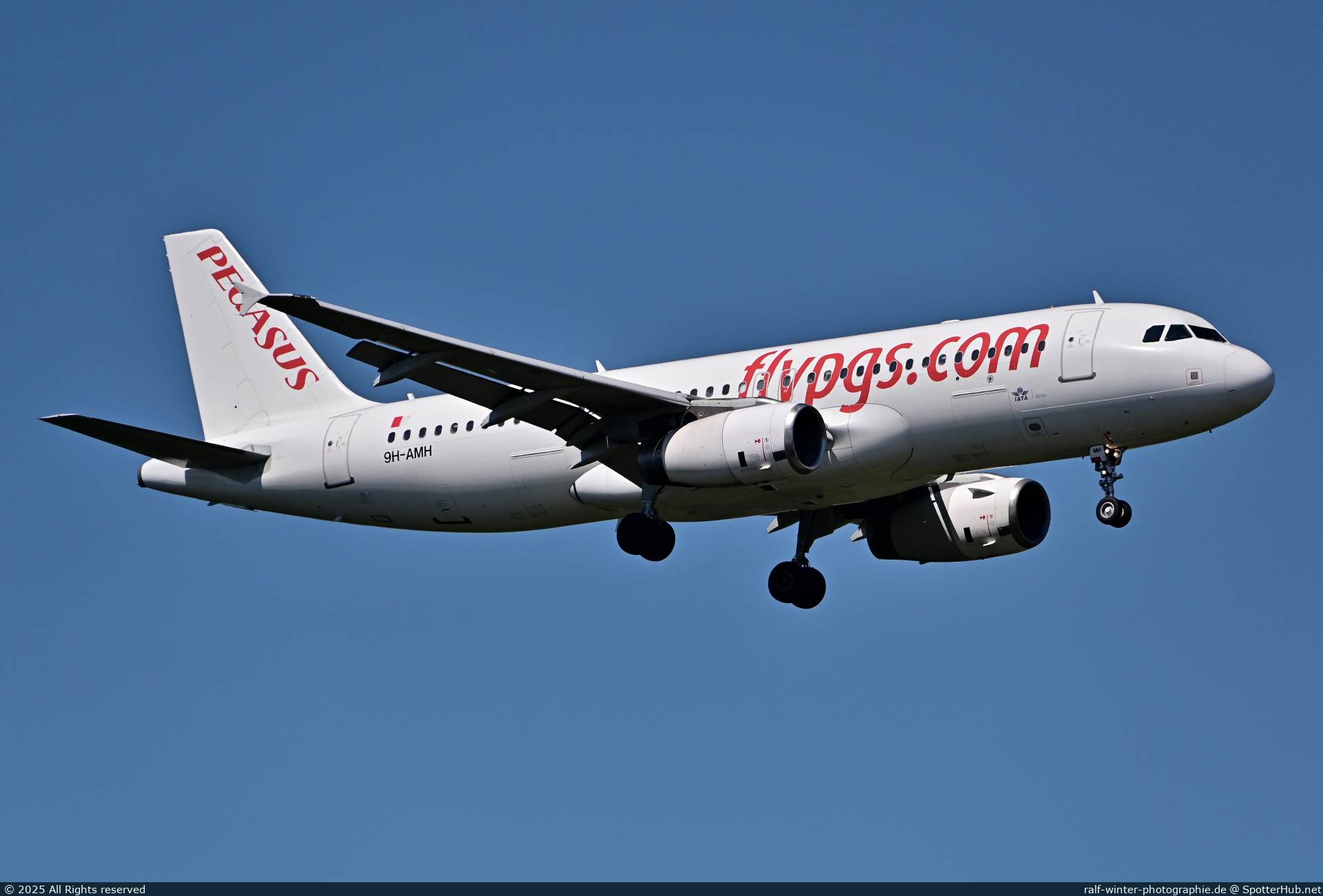 Photo of 9H-AMH - Airbus A320-232 operated by Pegasus Airlines (opb Avion Express Malta)