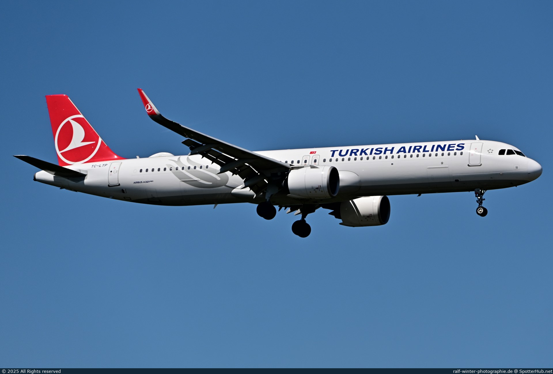 Photo of TC-LTP - Airbus A321-271NX operated by Turkish Airlines