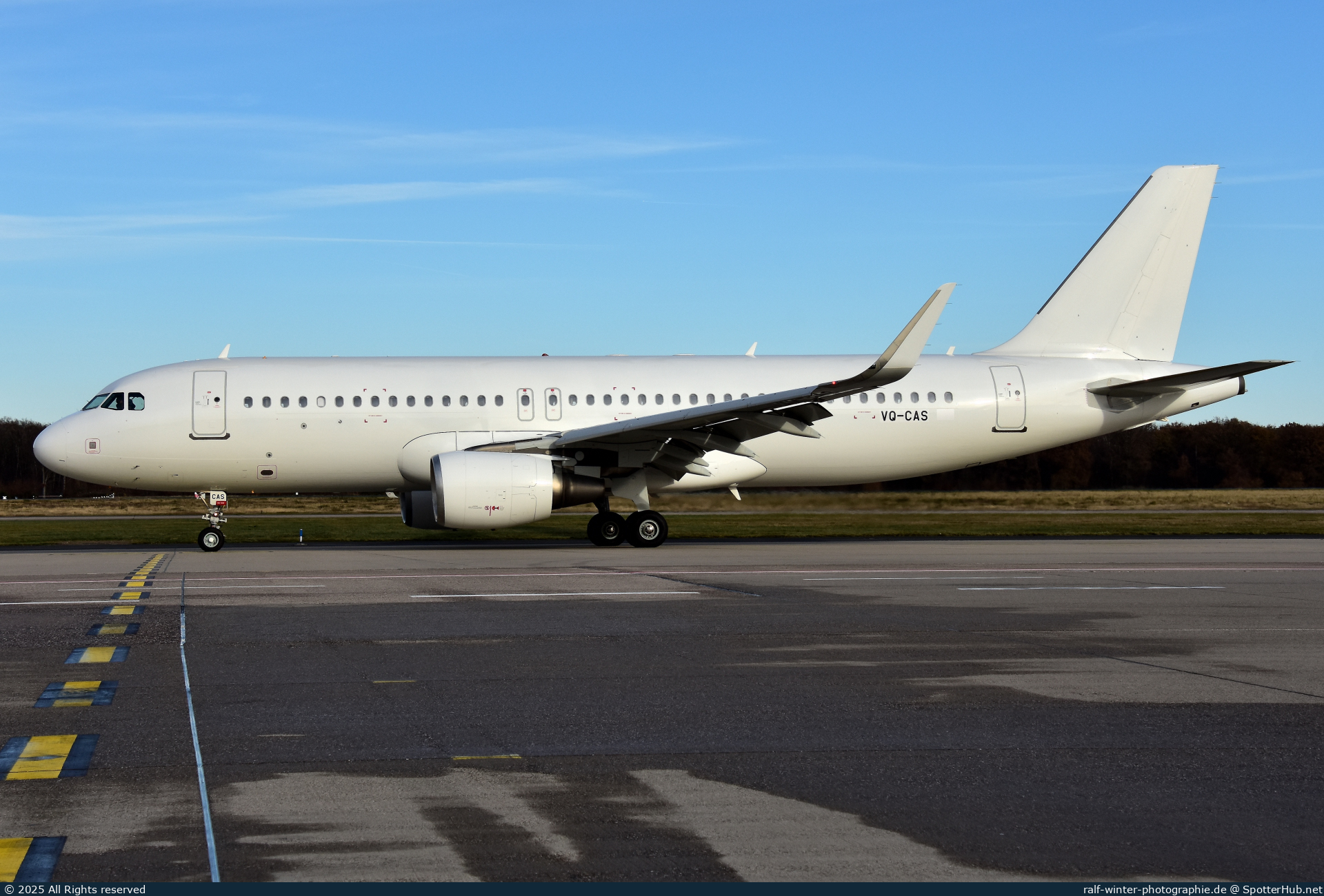 Photo of VQ-CAS - Airbus A320-214 operated by SMBC Aviation Capital