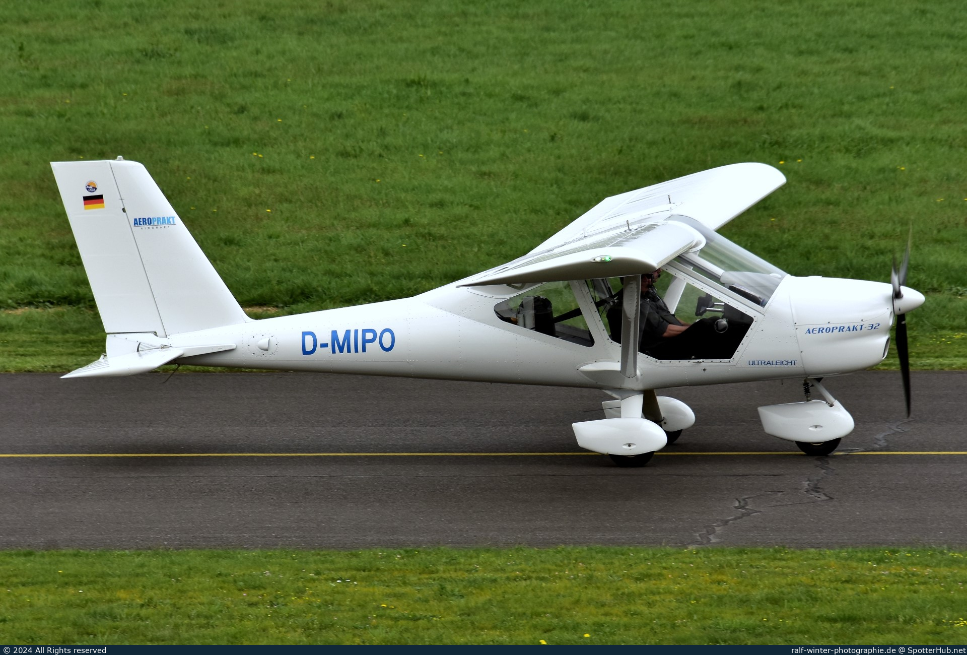 Photo of D-MIPO - Aeroprakt A-32 operated by Luftsportgemeinschaft Siebengebirge