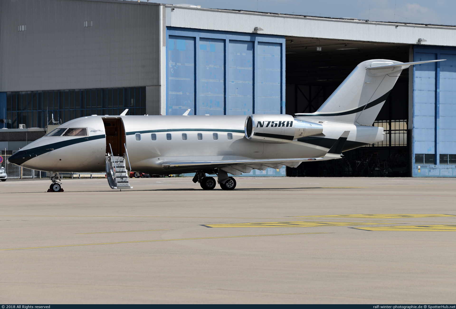 Photo of N75KH - Bombardier Challenger 604 operated by SunEnergy1