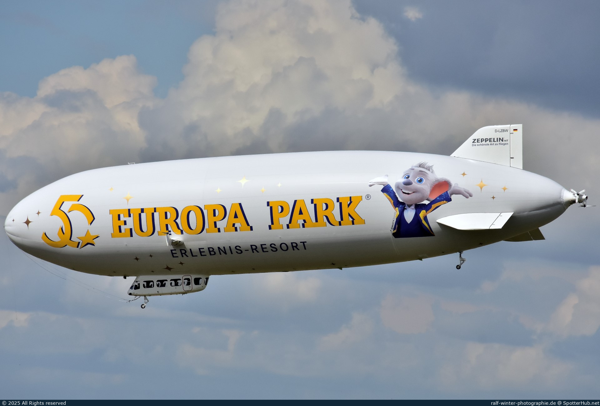 Photo of D-LZBW - Zeppelin NT operated by Deutsche Zeppelin-Reederei