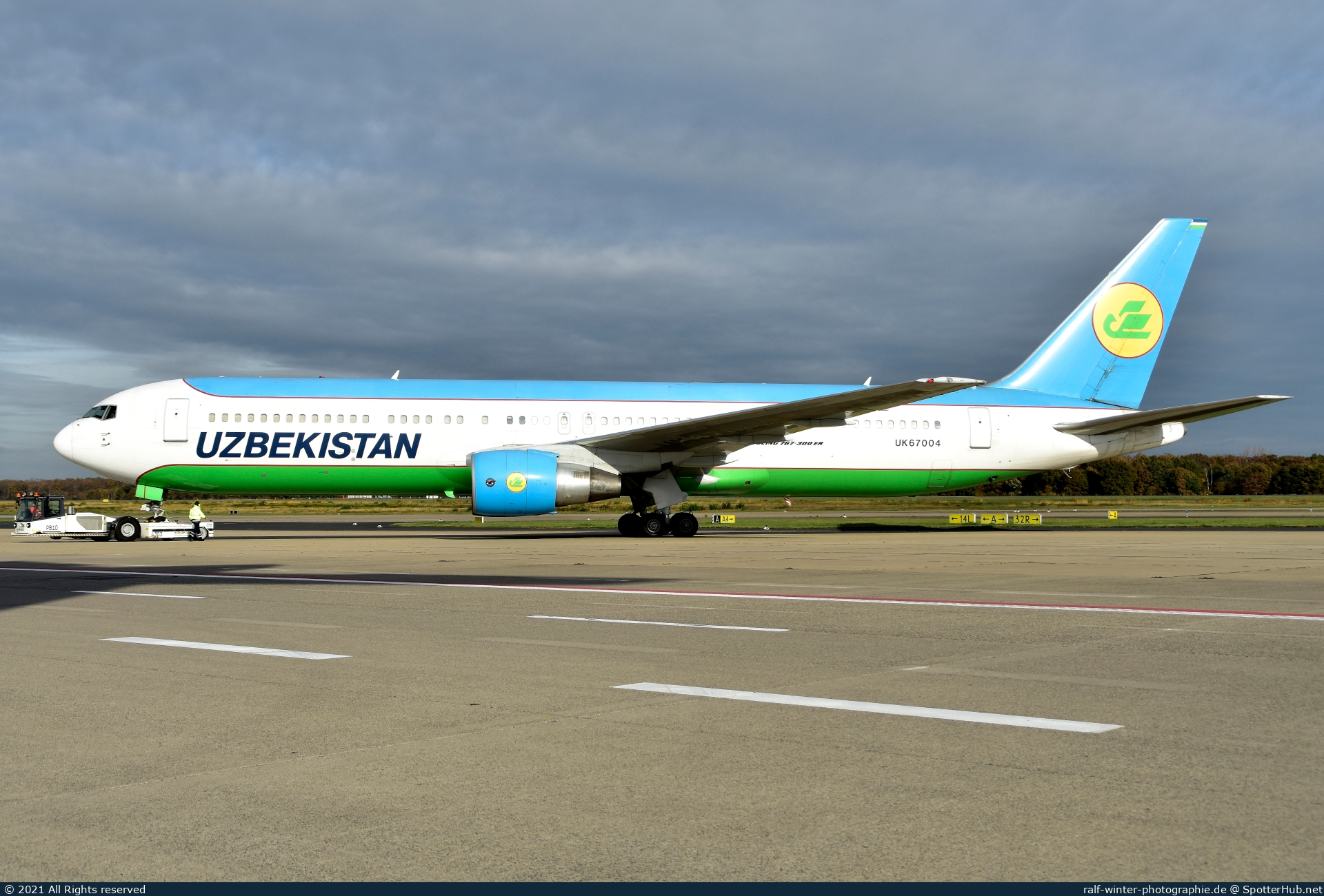 Photo of UK67004 - Boeing 767-33P(ER) operated by Uzbekistan Airways