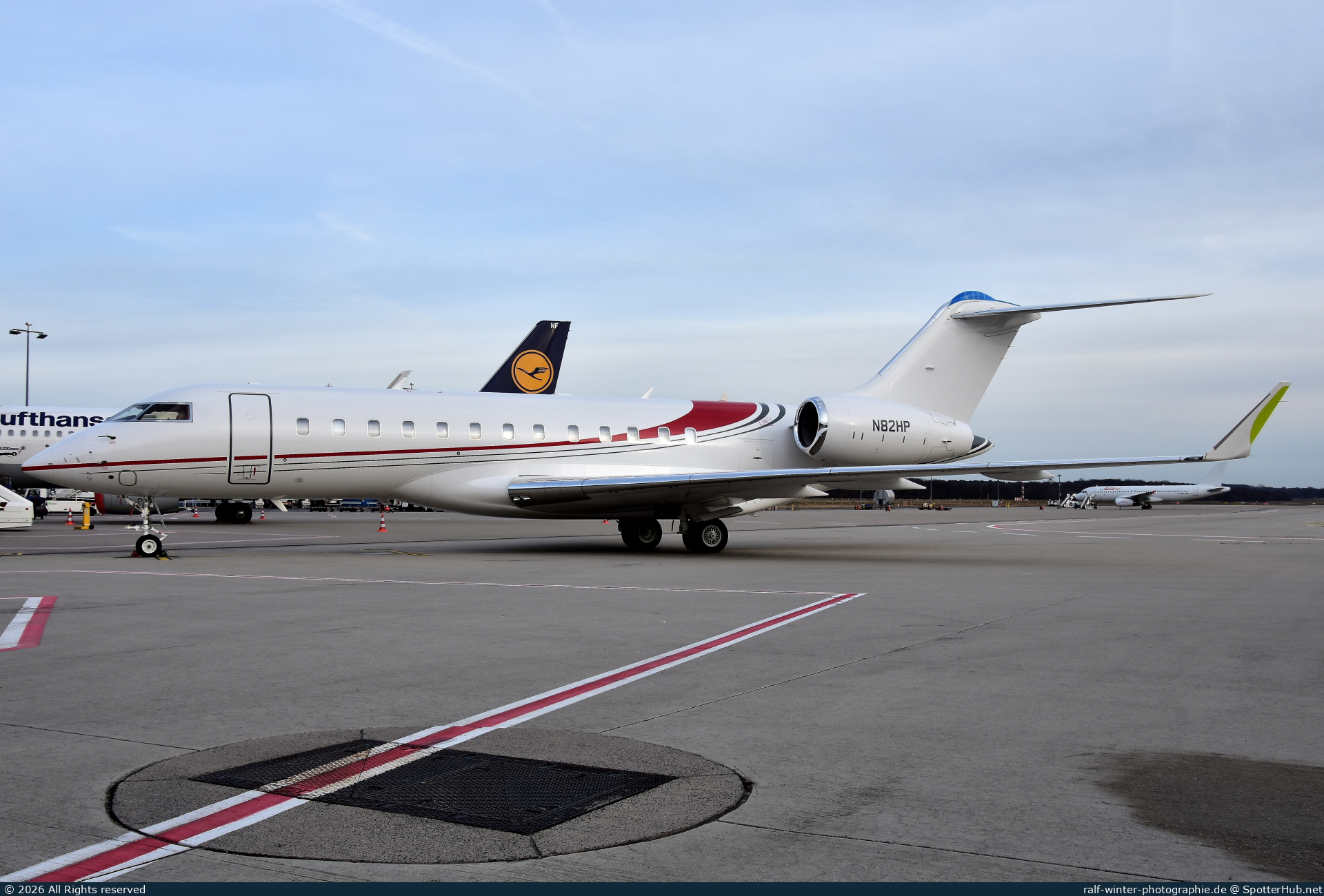 Photo of N82HP - Bombardier Global 6500 operated by TTI Techtronic Industries