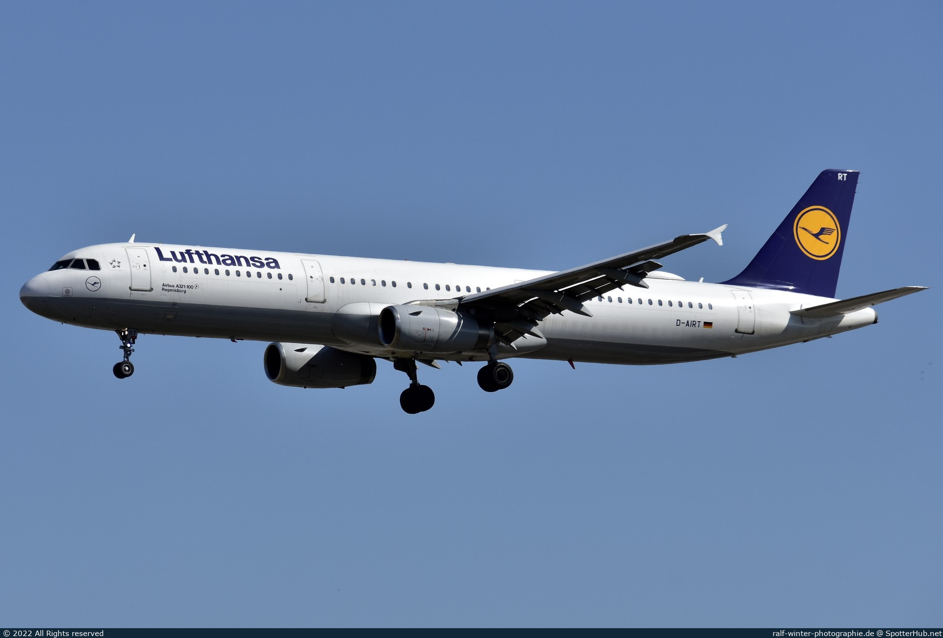 Photo of D-AIRT - Airbus A321-131 operated by Lufthansa