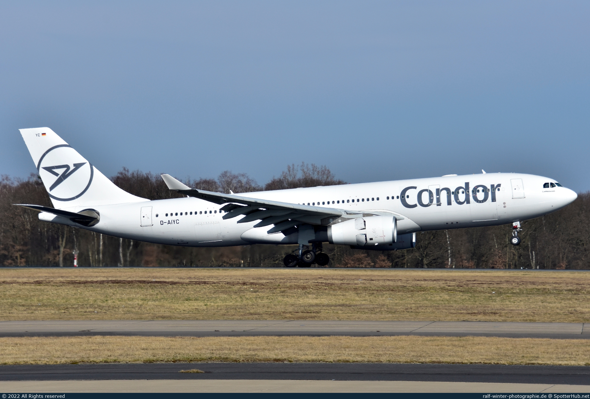 Photo of D-AIYC - Airbus A330-243 operated by Condor