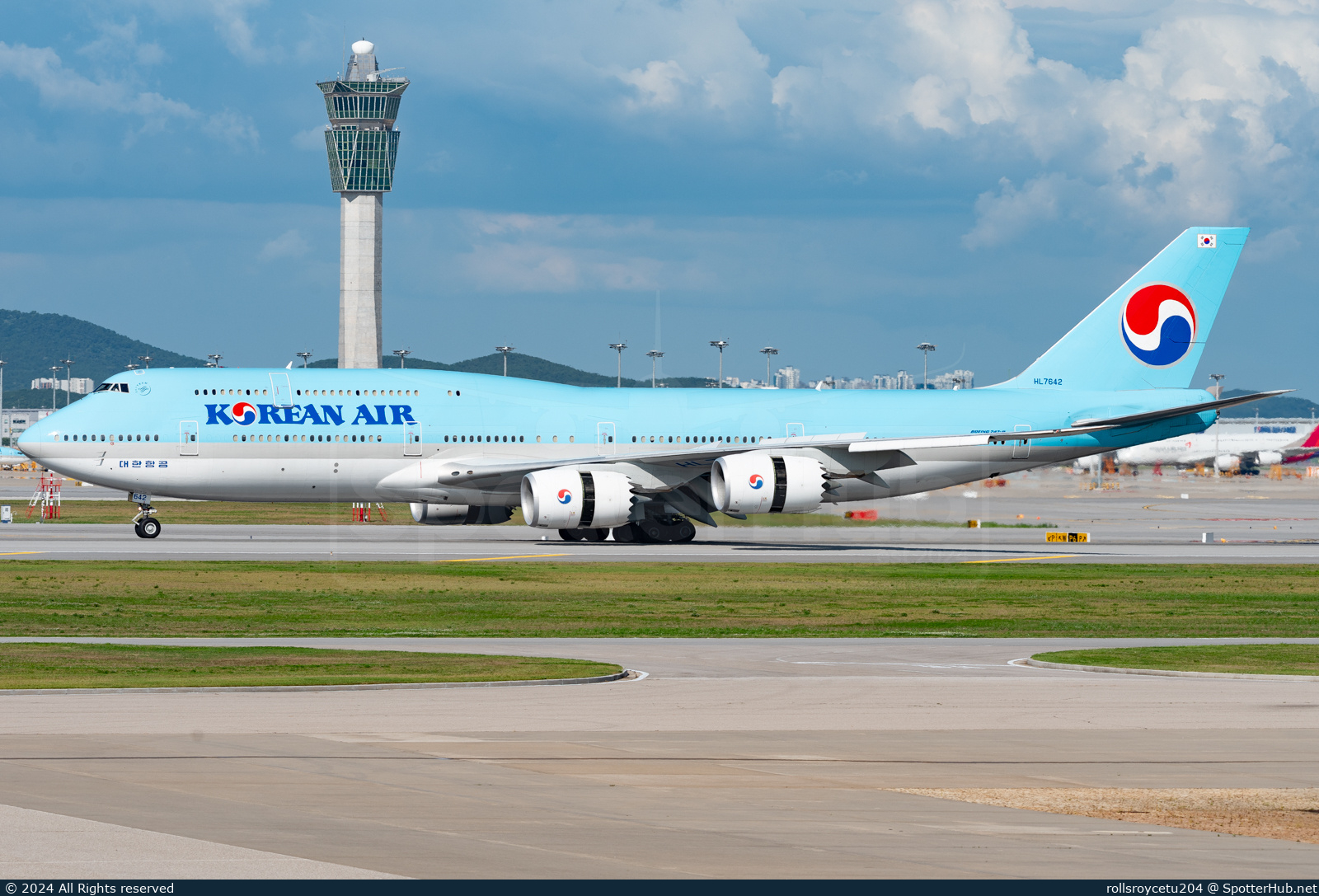 Photo of HL7642 - Boeing 747-8B5 operated by Korean Air