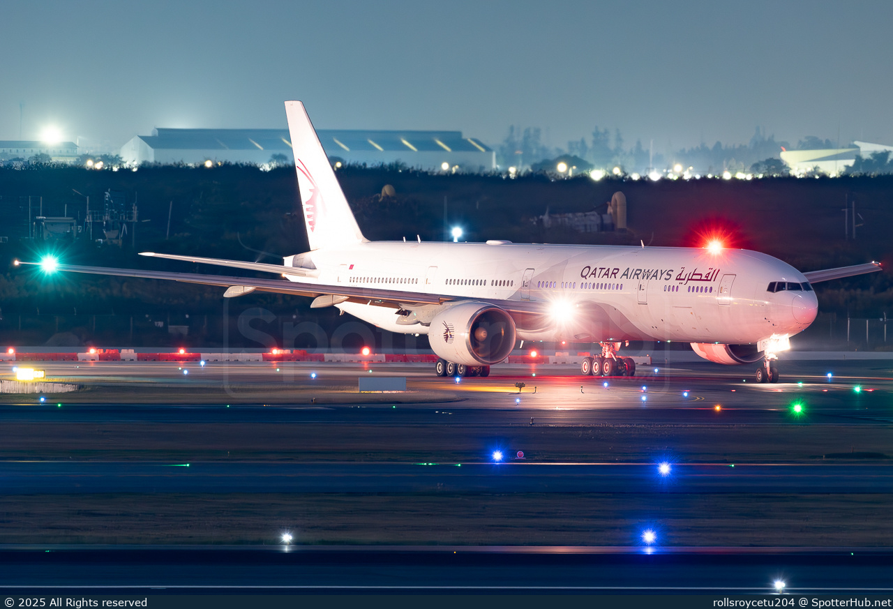 Photo of A7-BOC - Boeing 777-367(ER) operated by Qatar Airways