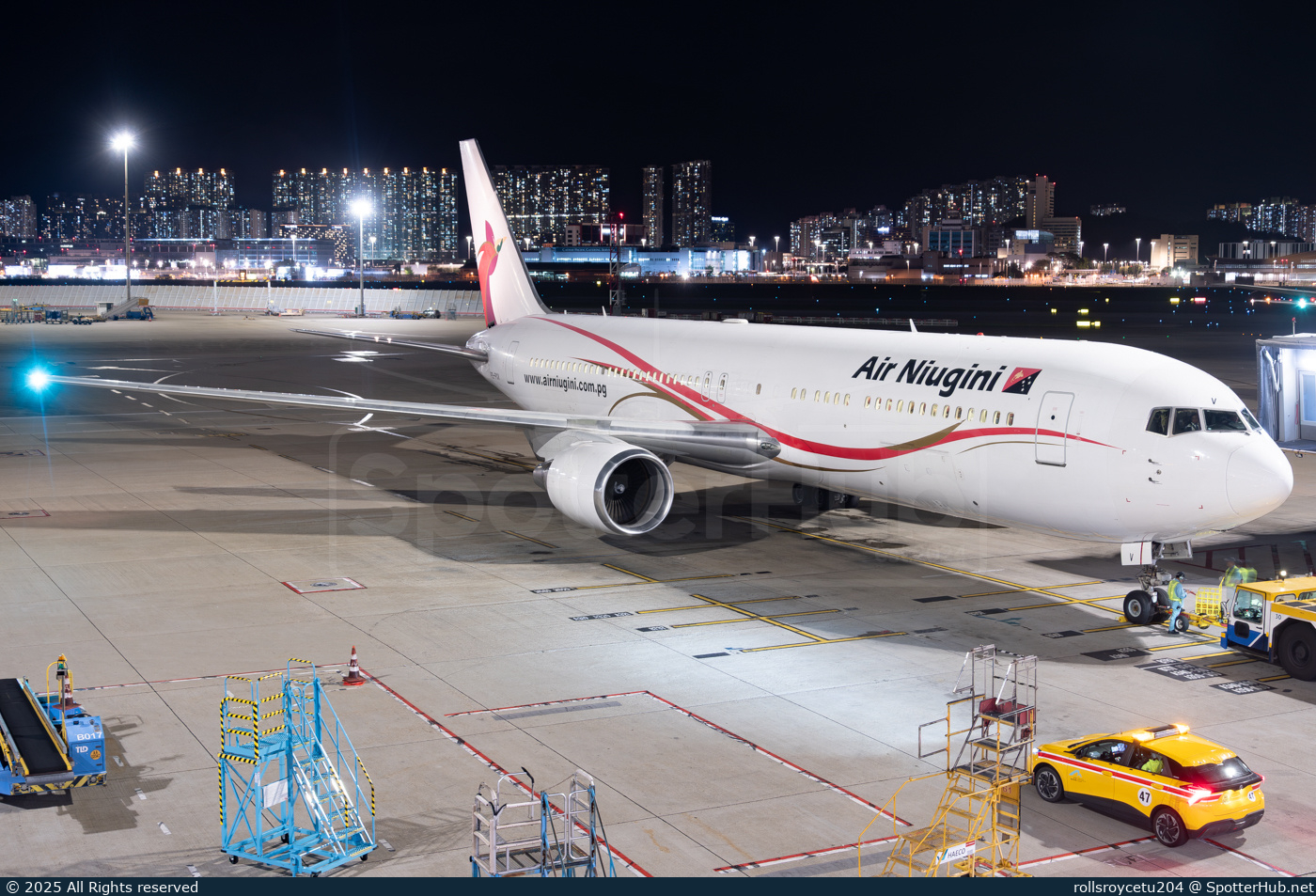 Photo of P2-PXV - Boeing 767-341(ER) operated by Air Niugini